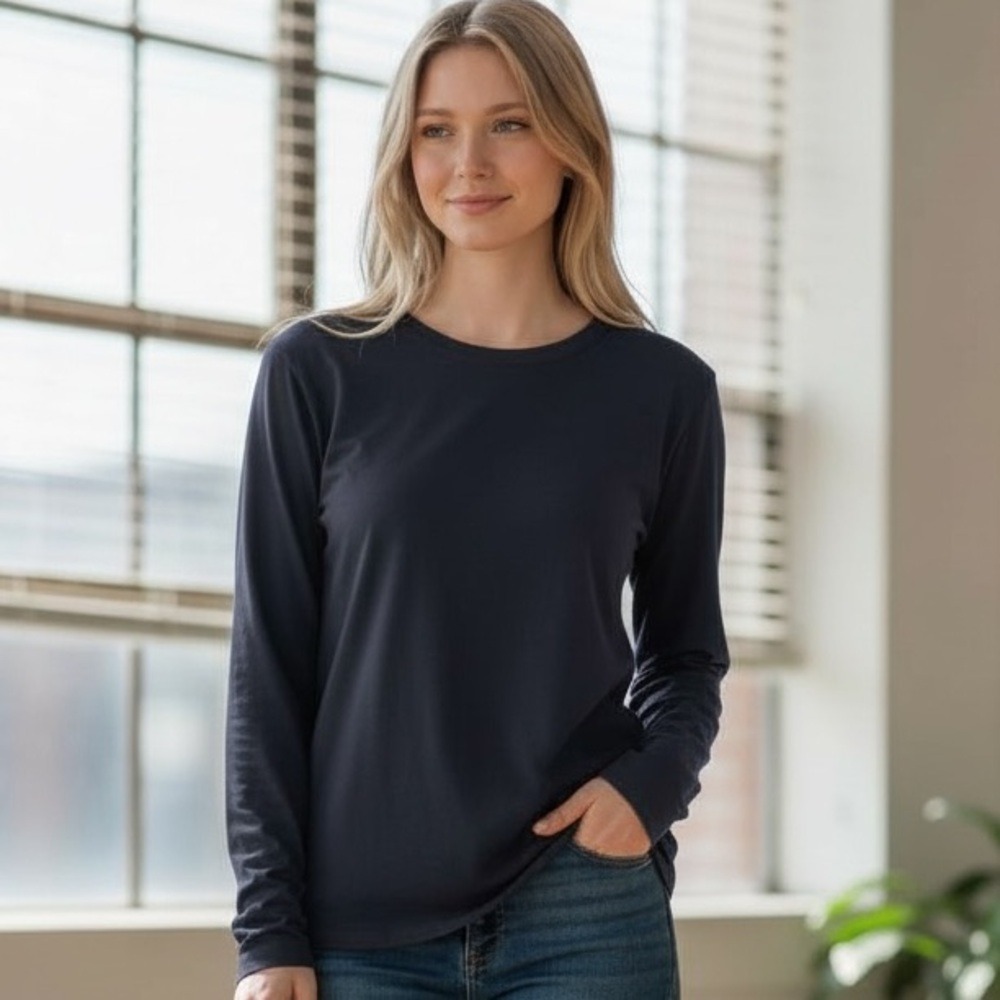 Time and Tru Women Medium (8/10) Solid Black Crew Neck Long Sleeve Shirt